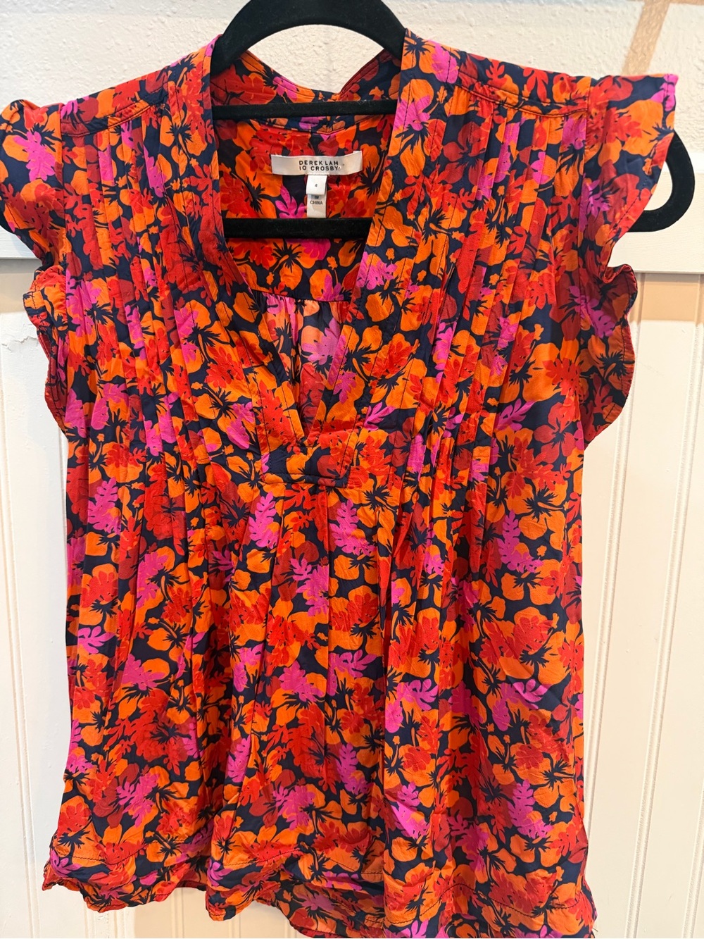 10 Crosby Derek Lam Floral V-Neck Cap-Sleeve Blouse in Orange, Pink & Black